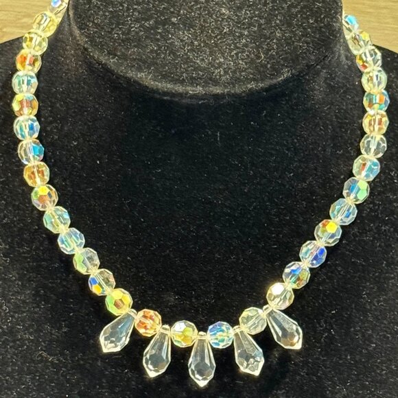 Vintage Aurora Borealis Beautifully Faceted Graduated Crystal Bead Necklace - Picture 1 of 10